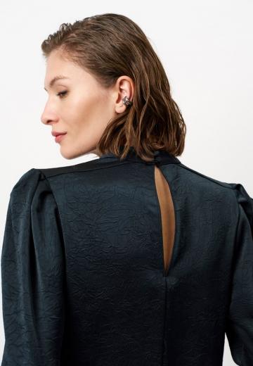 Атласная блузка