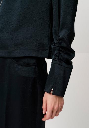 Атласная блузка