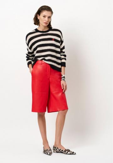 Пуловер в полоску