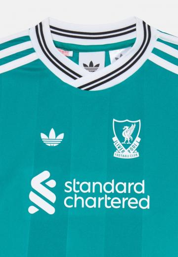 Спортивные шорты