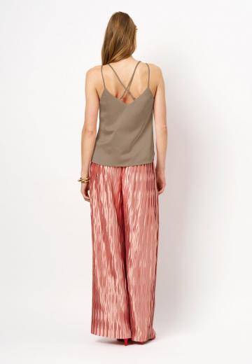 Топ на бретельках