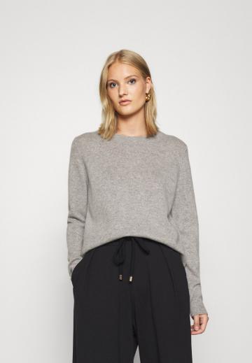 Длинный пуловер