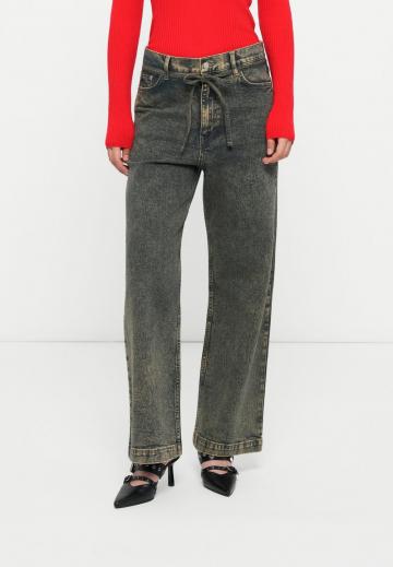 Свободные джинсы