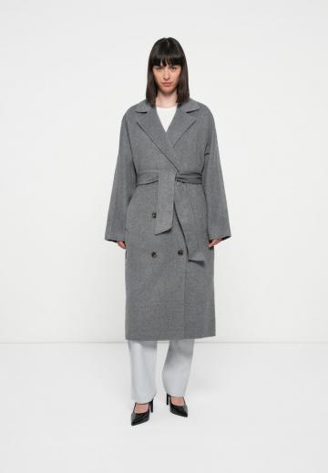 Шерстяное пальто