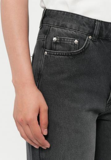 Прямые джинсы