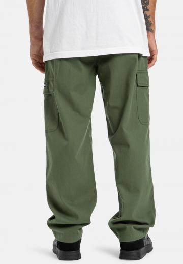 Брюки с накладными карманами