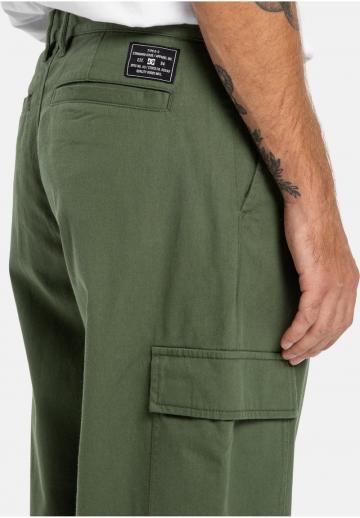 Брюки с накладными карманами