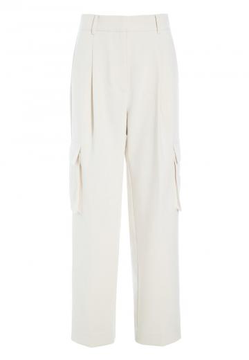 Брюки с накладными карманами