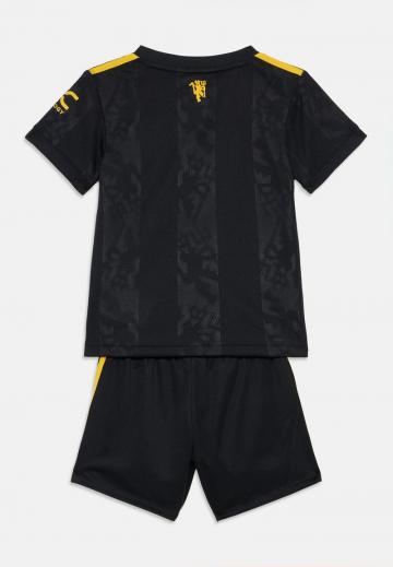 Спортивные шорты