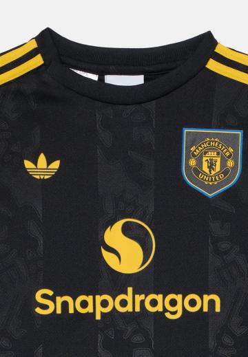 Спортивные шорты