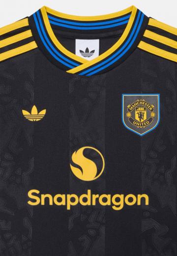 Спортивные шорты