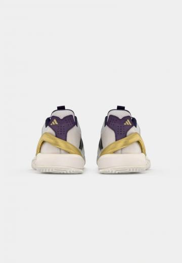 Теннисные кроссовки