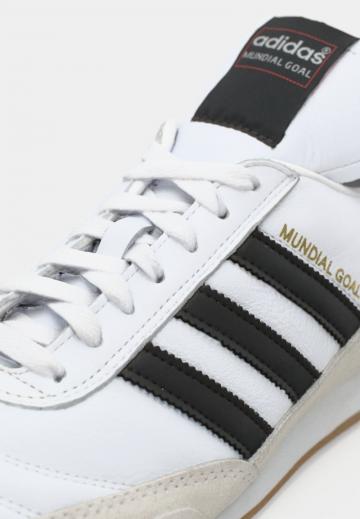 Футбольные бутсы