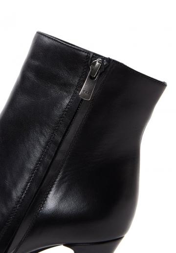 Полусапожки на высоком каблуке