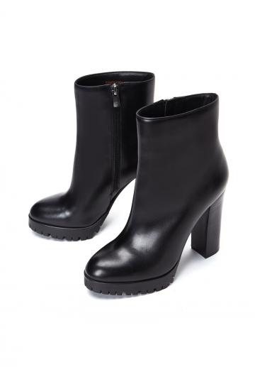 Полусапожки на высоком каблуке