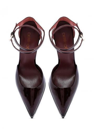 Туфли на высоком каблуке