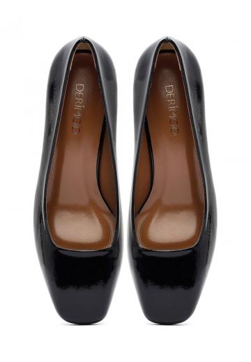 Туфли с высоким носом