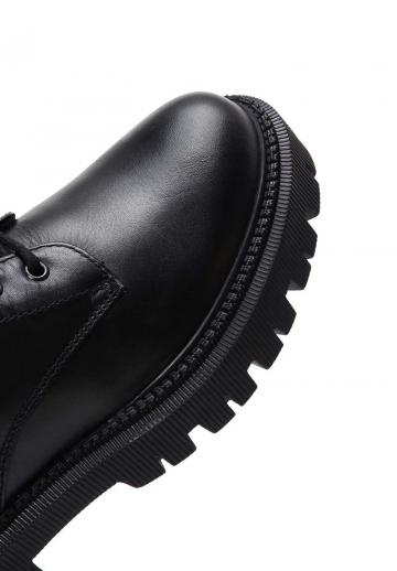 Ботинки на шнуровке