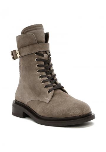 Ботинки на шнуровке