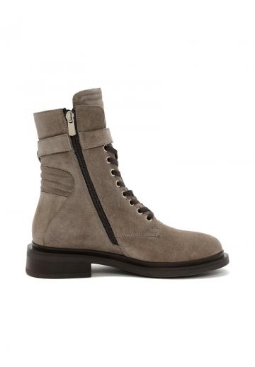 Ботинки на шнуровке