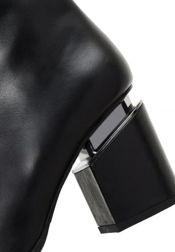 Высокие сапоги