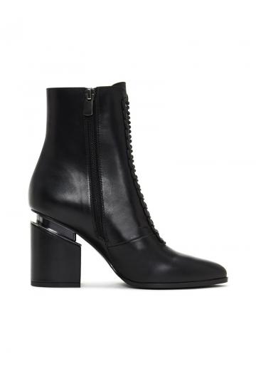 Высокие сапоги