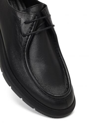 Ботинки на шнуровке