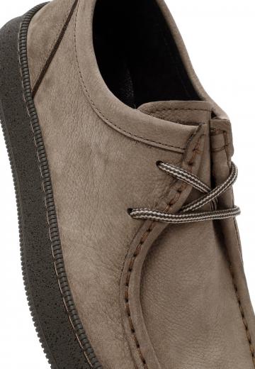 Ботинки на шнуровке