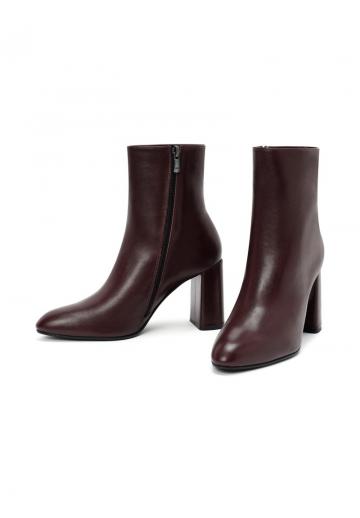 Высокие сапоги