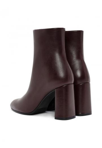 Высокие сапоги