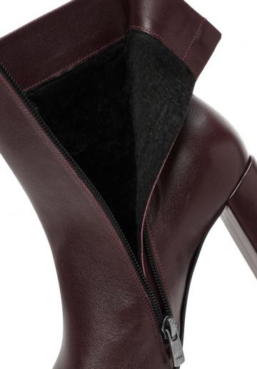 Высокие сапоги