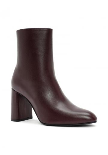 Высокие сапоги