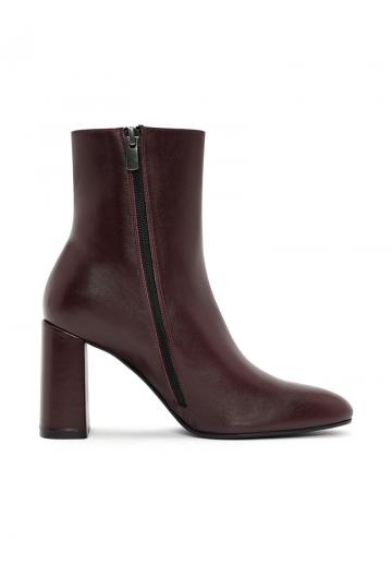 Высокие сапоги