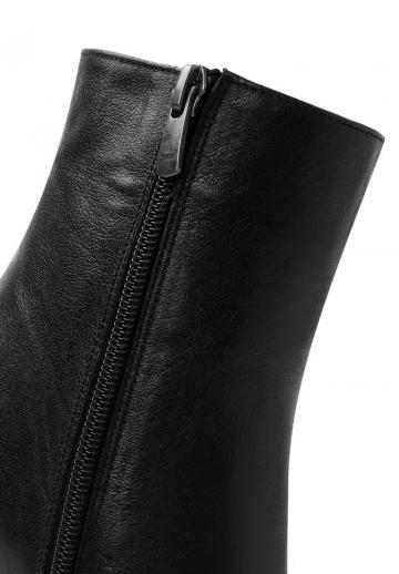 Высокие сапоги