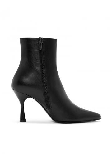 Высокие сапоги