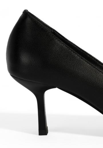 Туфли на высоком каблуке