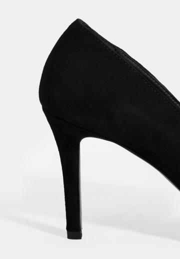 Туфли на высоком каблуке