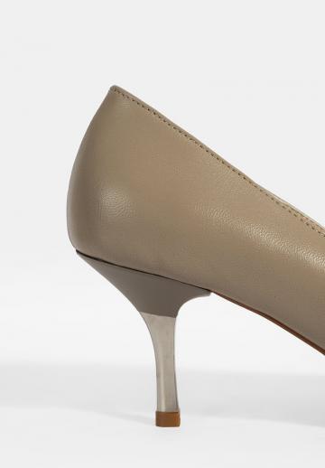 Туфли на высоком каблуке