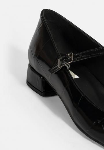 Туфли с ремешком