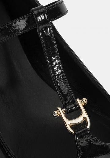 Туфли с ремешком