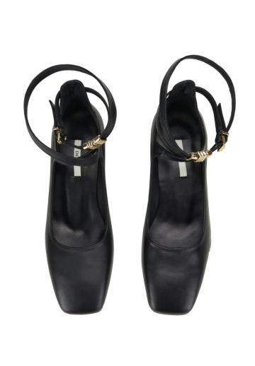 Туфли с ремешком