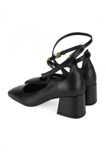 Туфли с ремешком