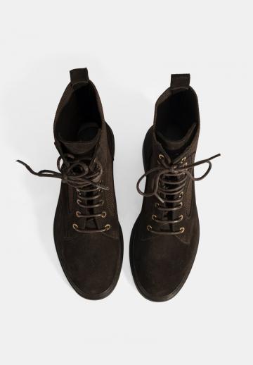 Ботинки на шнуровке