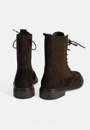 Ботинки на шнуровке