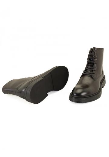 Ботинки на шнуровке