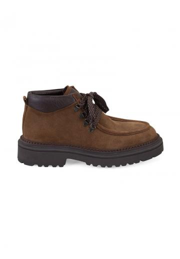 Ботинки на шнуровке