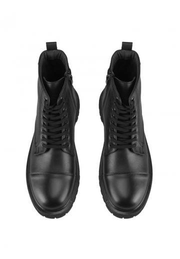 Ботинки на шнуровке
