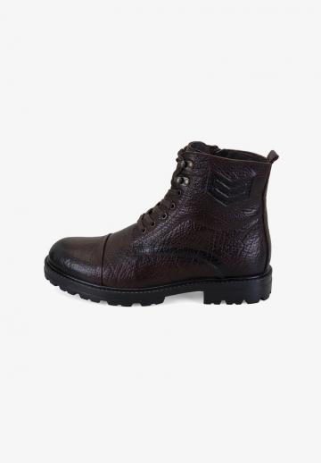 Ботинки на шнуровке