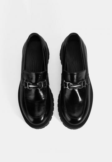 Туфли с высоким носом