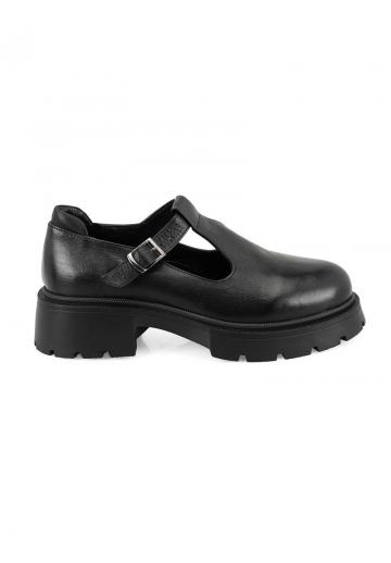 Туфли с высоким носом